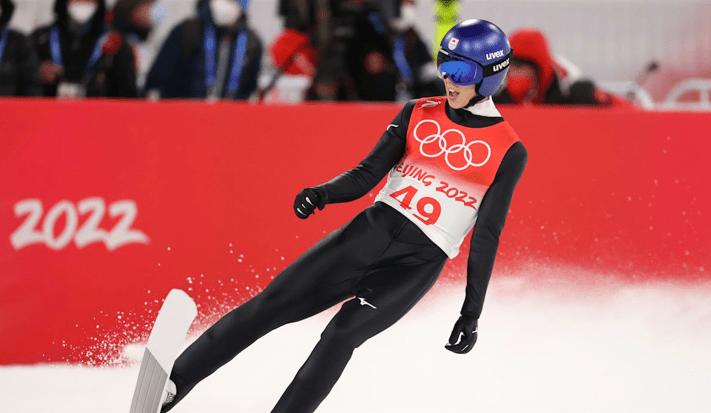 Beijing Winter Olympics Japans Kobayashi Ryoyu wins gold in mens normal hill individual ski jumping 1