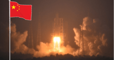 China sends rocket to the moon - a lunar rocket to probe the far side of moon